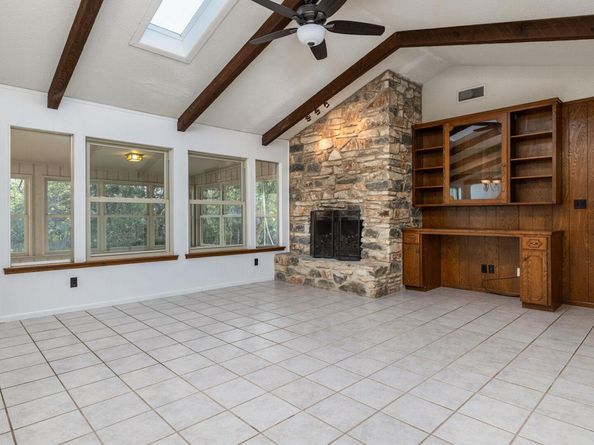 806 Country Club RD, Georgetown TX 78628
