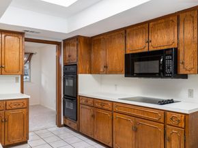 806 Country Club RD, Georgetown TX 78628