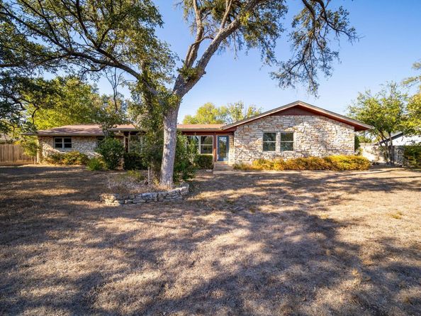 806 Country Club RD, Georgetown TX 78628