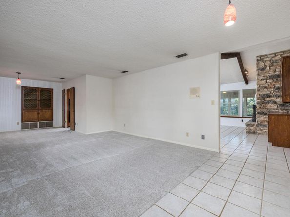 806 Country Club RD, Georgetown TX 78628