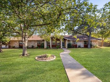 806 Country Club RD