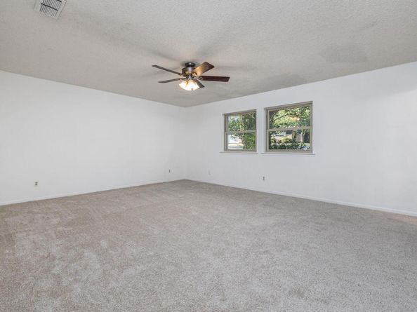 806 Country Club RD, Georgetown TX 78628