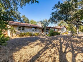 806 Country Club RD, Georgetown TX 78628