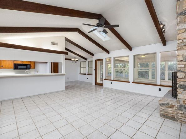 806 Country Club RD, Georgetown TX 78628
