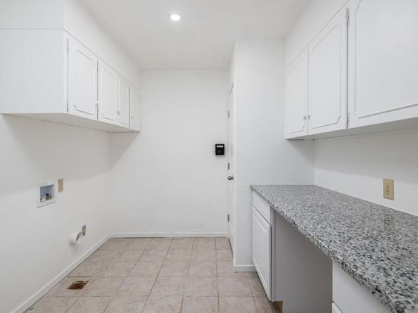 806 Country Club RD, Georgetown TX 78628