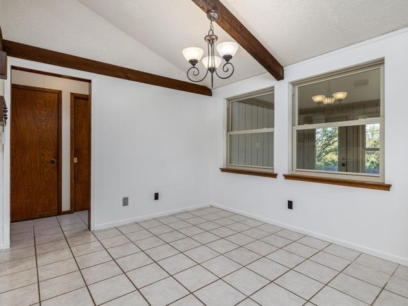 806 Country Club RD, Georgetown TX 78628
