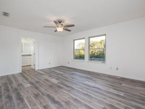806 Country Club RD, Georgetown TX 78628