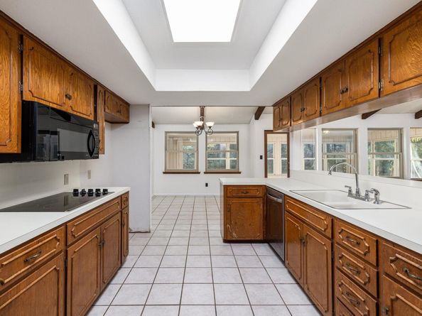806 Country Club RD, Georgetown TX 78628