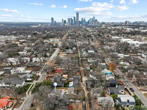 2612 Canterbury ST, Austin TX 78702