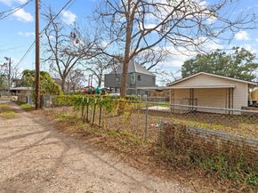 2612 Canterbury ST, Austin TX 78702