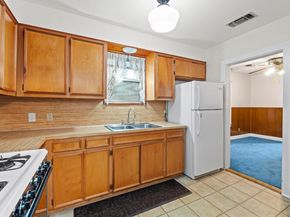 2612 Canterbury ST, Austin TX 78702