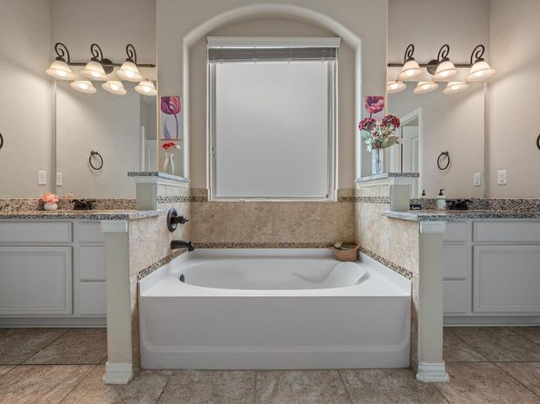108 Peggy DR, Liberty Hill TX 78642