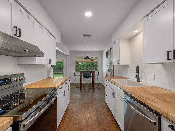 10207 Ray Ave, Austin TX 78758