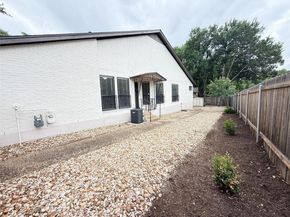 8142 Ceberry DR B, Austin TX 78759