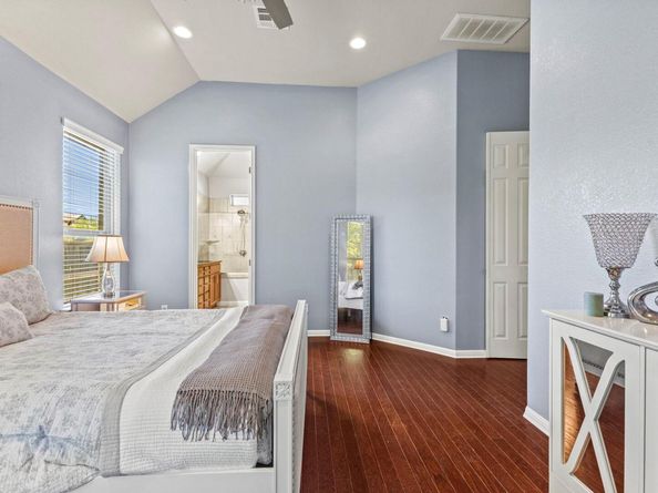 1401 Clearwing CIR, Georgetown TX 78626