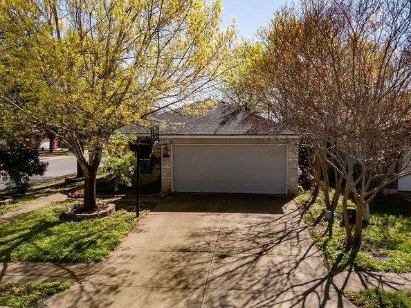 1001 Apple Cross DR, Pflugerville TX 78660