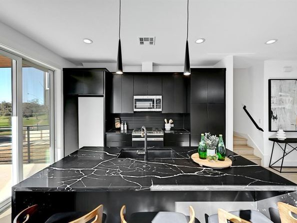 1117 Lawson LN 2, Austin TX 78702