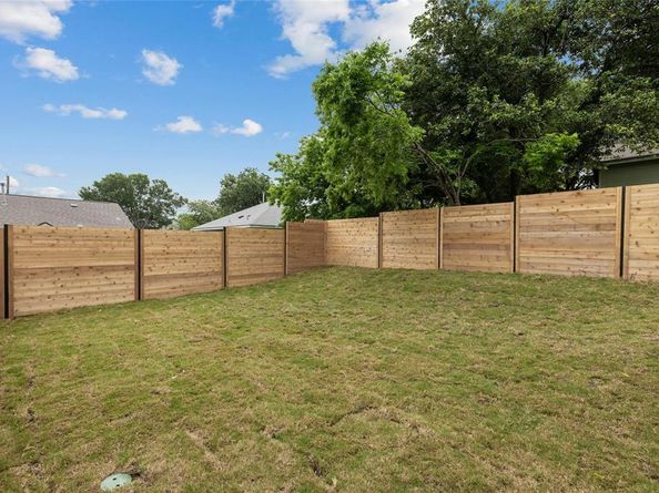 1117 Lawson LN 2, Austin TX 78702