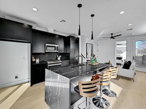 1117 Lawson LN 2, Austin TX 78702