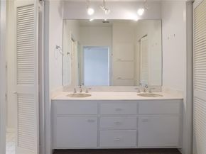 1707 Spyglass DR 57, Austin TX 78746