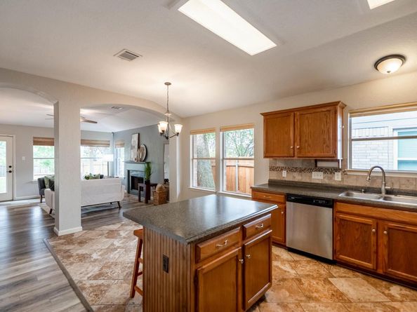 2949 Lagerway CV, Austin TX 78748