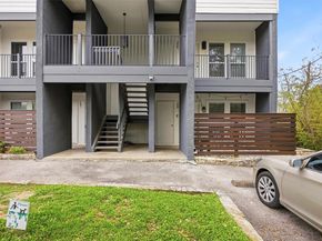 1509 W 39 1/2 St 108, Austin TX 78756