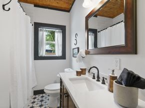 1204 E 13th ST, Georgetown TX 78626