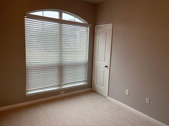 711 Rolling Oak DR 117, Round Rock TX 78664