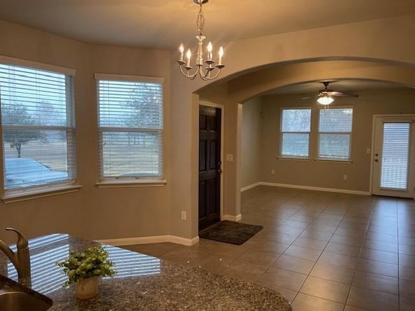 711 Rolling Oak DR 117, Round Rock TX 78664