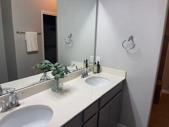 711 Rolling Oak DR 117, Round Rock TX 78664