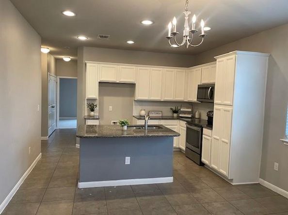 711 Rolling Oak DR 117, Round Rock TX 78664