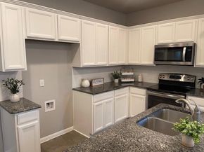 711 Rolling Oak DR 117, Round Rock TX 78664
