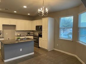 711 Rolling Oak DR 117, Round Rock TX 78664