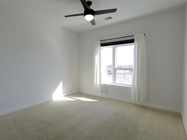 2220 Webberville RD 303, Austin TX 78702