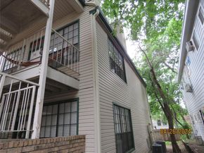 2300 Leon ST 202, Austin TX 78705