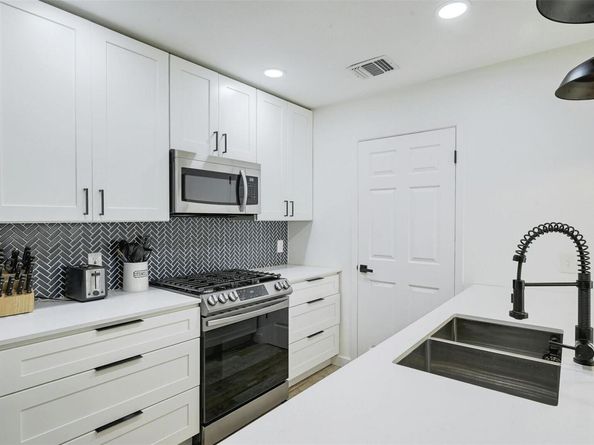 3605 Leafield DR, Austin TX 78749