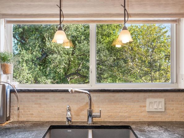 11007 Grapevine LN, Austin TX 78759