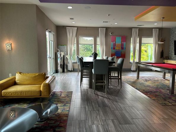 1900 Barton Springs RD 2002, Austin TX 78704