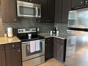 1900 Barton Springs RD 2002, Austin TX 78704
