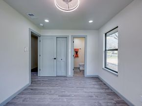 1513 Cloverleaf DR, Austin TX 78723