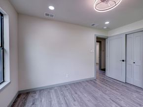 1513 Cloverleaf DR, Austin TX 78723