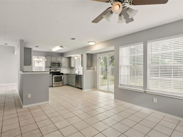 902 Valley Glen CV, Pflugerville TX 78660