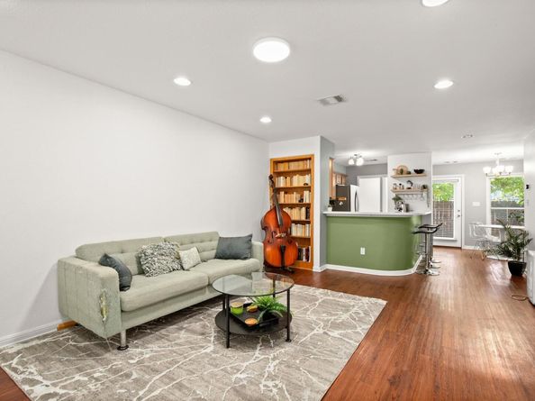 6900 E Riverside DR 17, Austin TX 78741