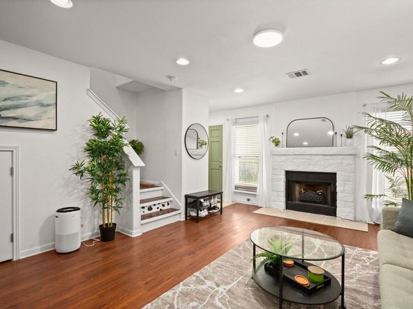 6900 E Riverside DR 17, Austin TX 78741