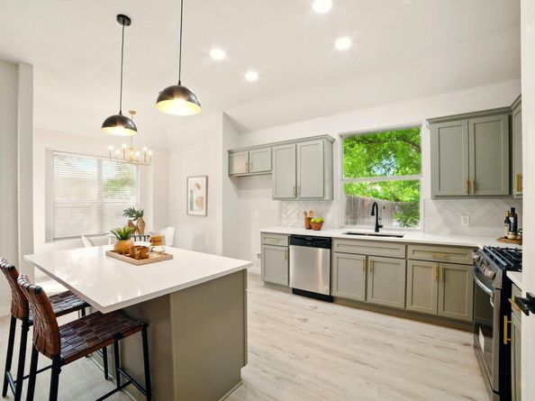3000 Warwick WAY, Austin TX 78748