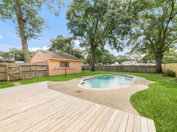8406 Pine Falls DR, Houston TX 77095