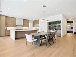 2010 Meadowridge DR, Austin TX 78704