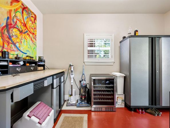 6425 Yaupon DR, Austin TX 78759