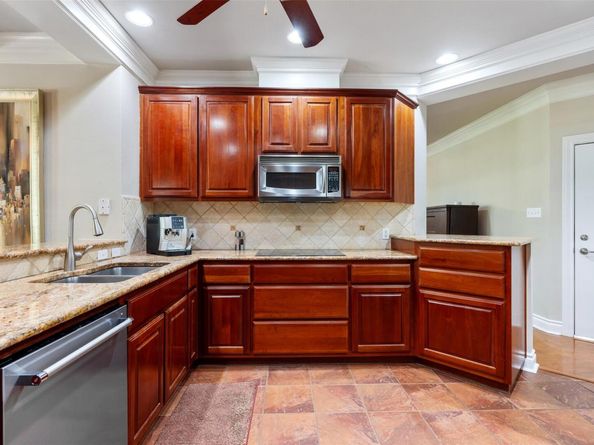 6425 Yaupon DR, Austin TX 78759