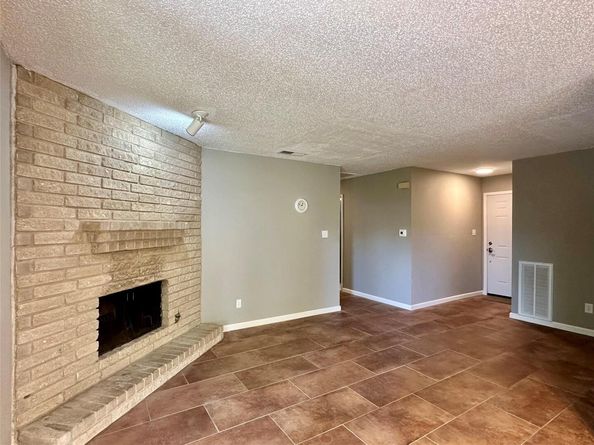 1206 S Trace DR, Austin TX 78745
